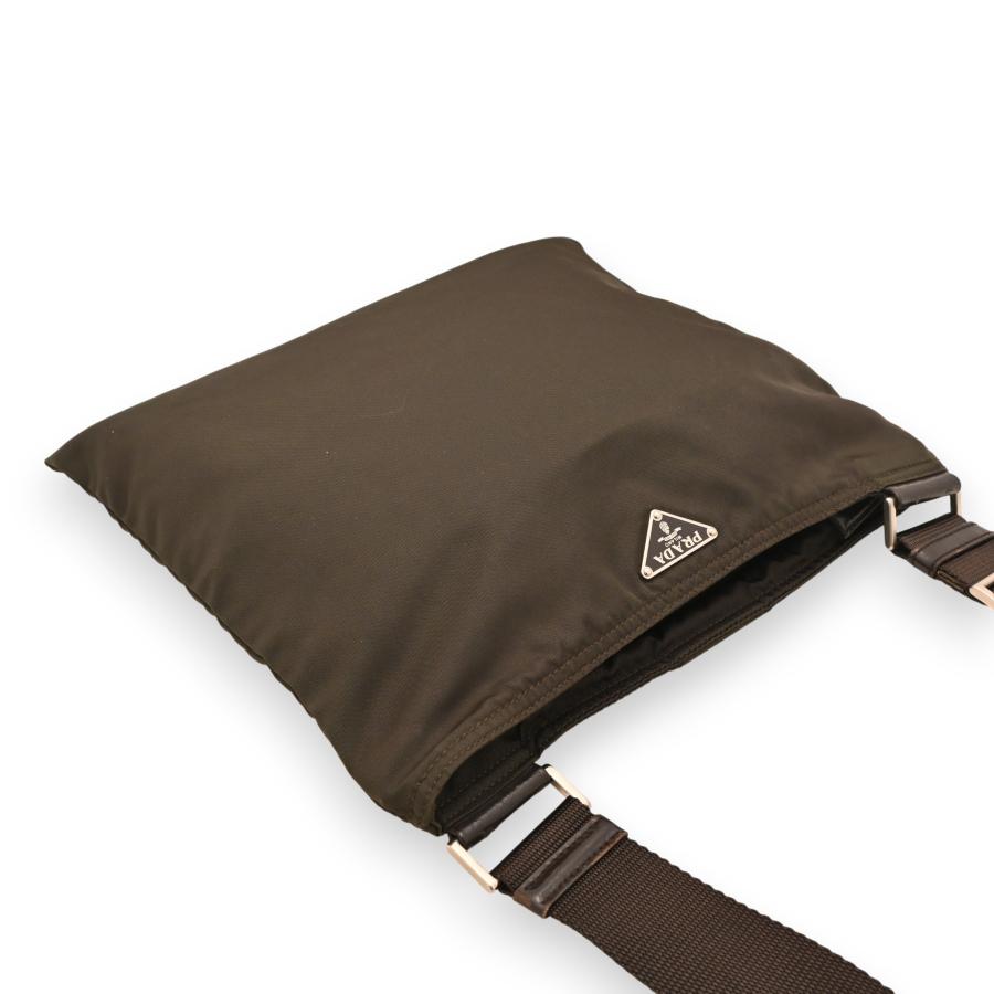 PRADA（プラダ） ロゴプレート ナイロン ショルダーバッグ カーキ B