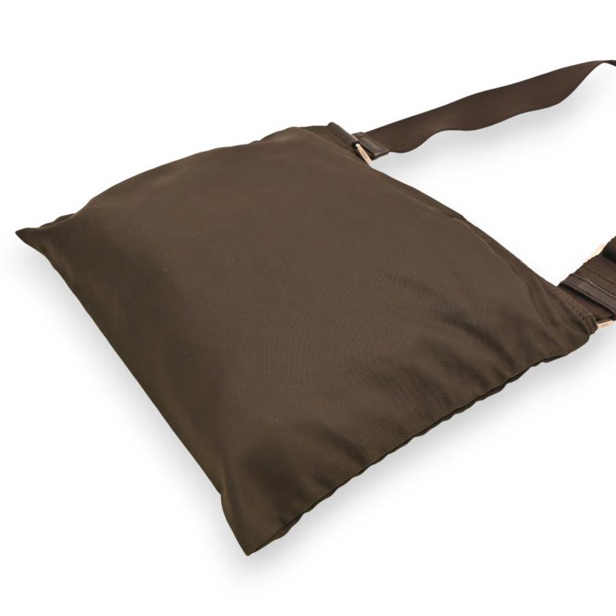 PRADA（プラダ） ロゴプレート ナイロン ショルダーバッグ カーキ B