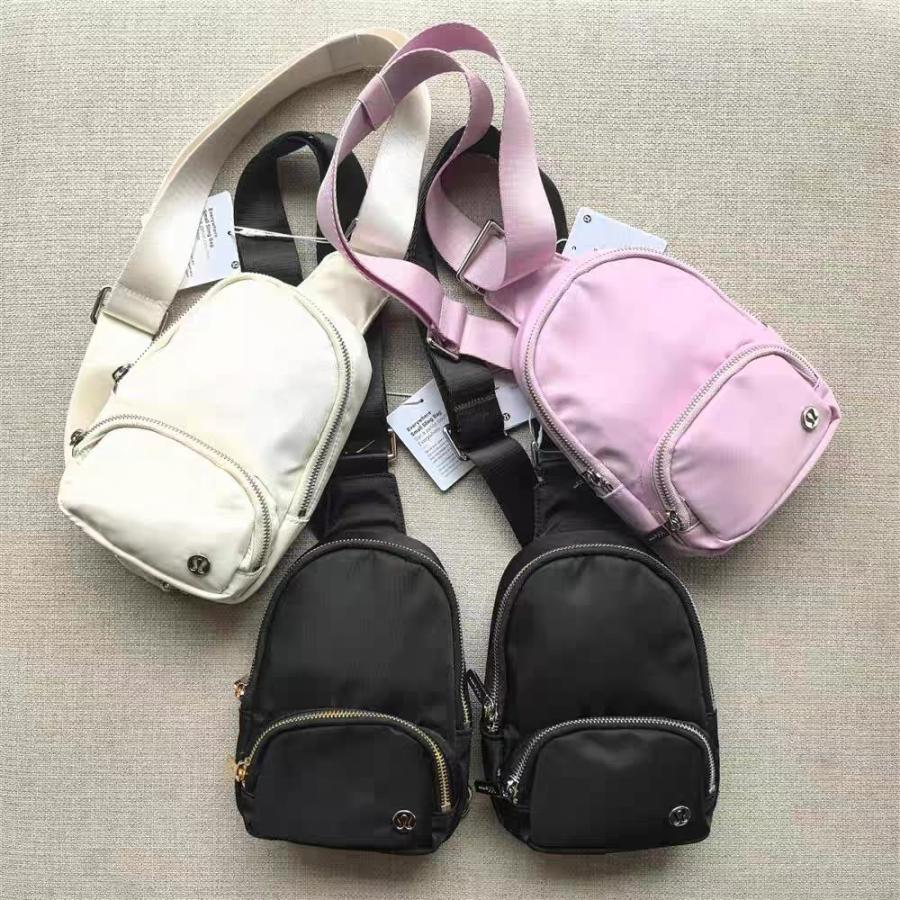 lululemon（ルルレモン） ボディバッグ ショルダー Everywhere Small