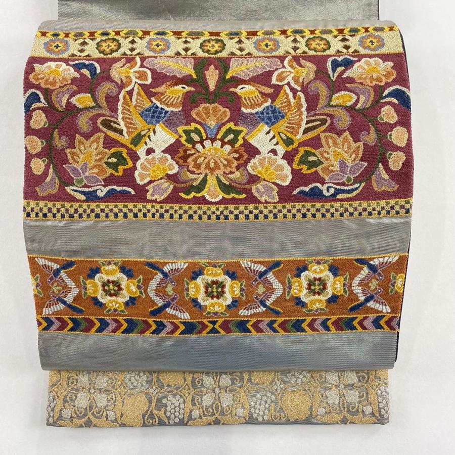 袋帯 逸品 向かい鳥文 草花 相良刺繍 箔 銀色 お太鼓柄 正絹 中古