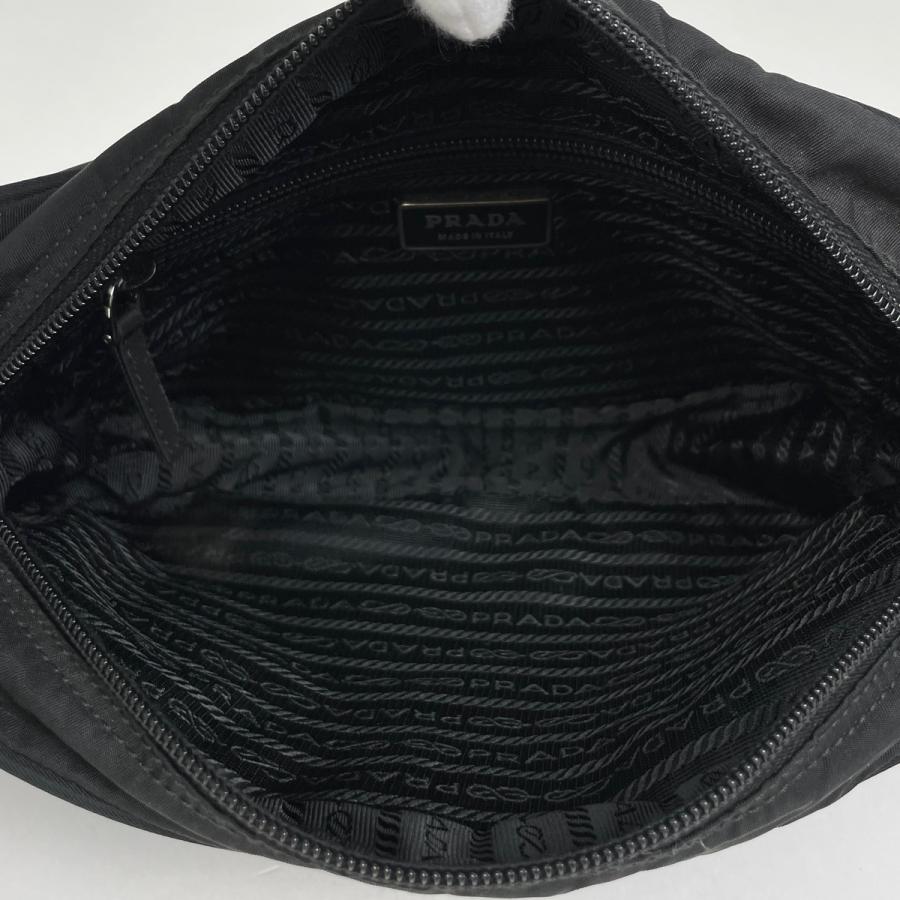 PRADA（プラダ） ロゴプレート ショルダーバッグ 斜め掛け ショルダー