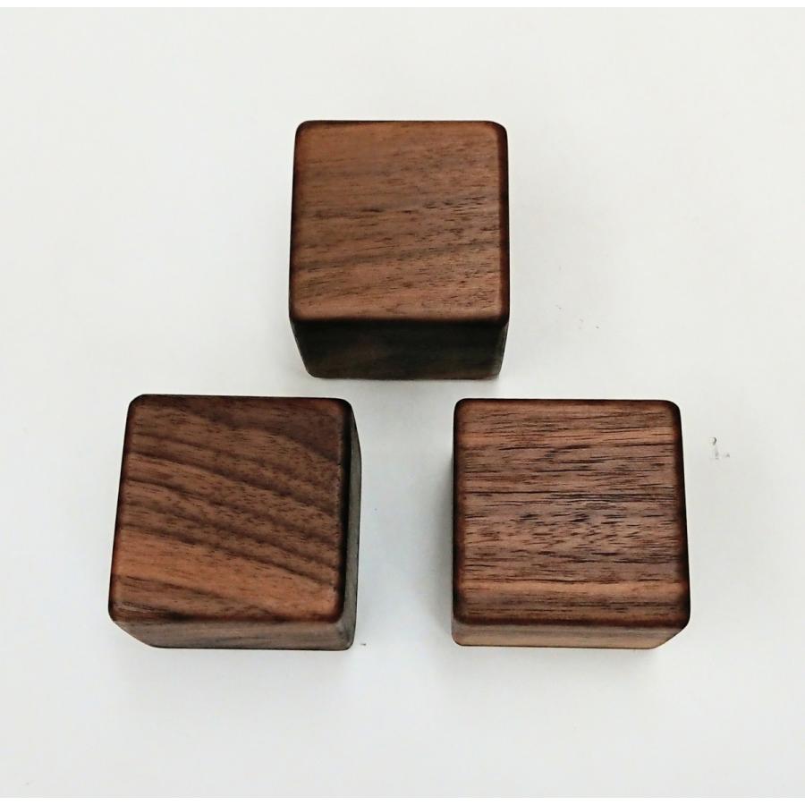 インシュレーター 50mm角 木製 キューブ形 スピーカー 大型 音響