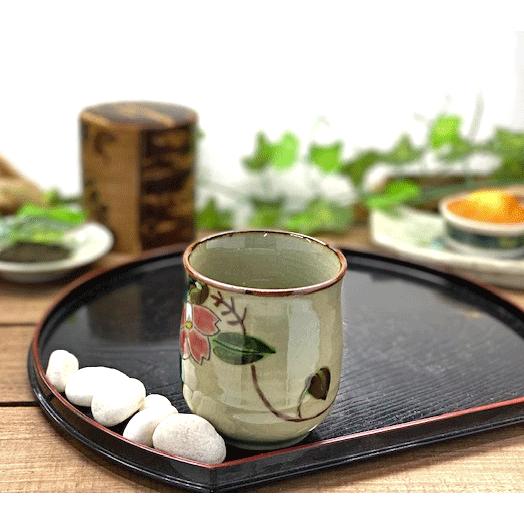九谷焼 高級 陶磁器 湯呑 大 コンビ山茶花 裏絵(Kutani teacup