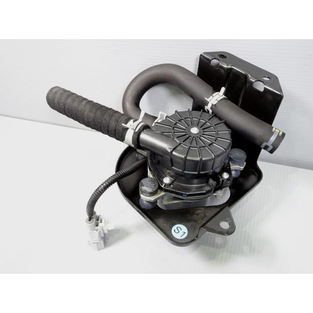 ハイエース CBF-TRH200V エアポンプ 1E7 17610-0C010 5型 1TR-FE