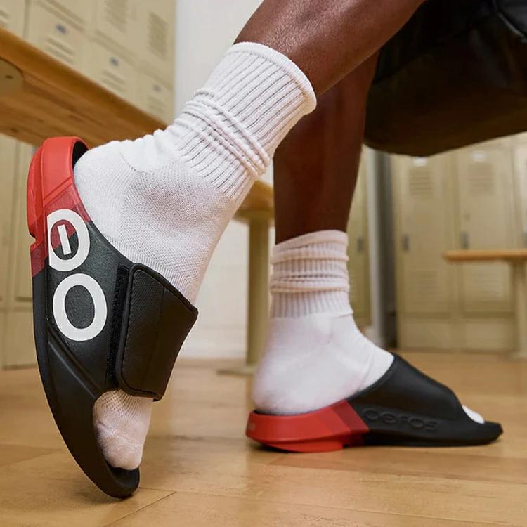 OOFOS ウーフォス サンダル リカバリーサンダル ウーアースポーツ