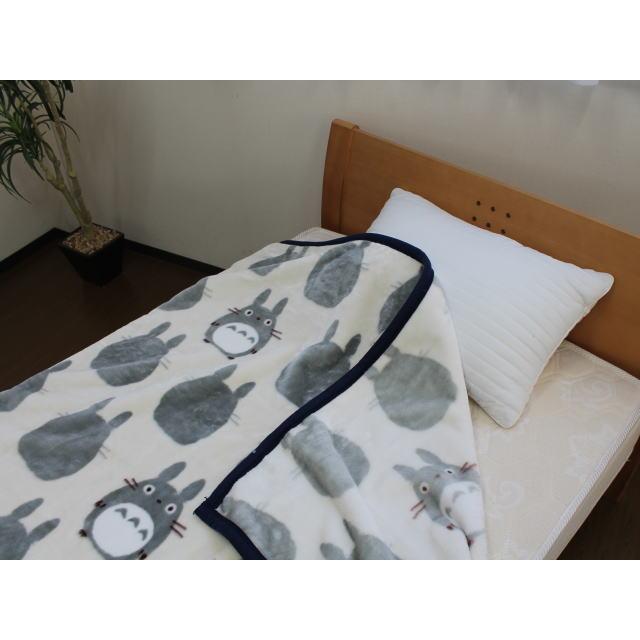 となりのトトロ 毛布 シングル140×200cm トトロシルエット 洗える 寝具