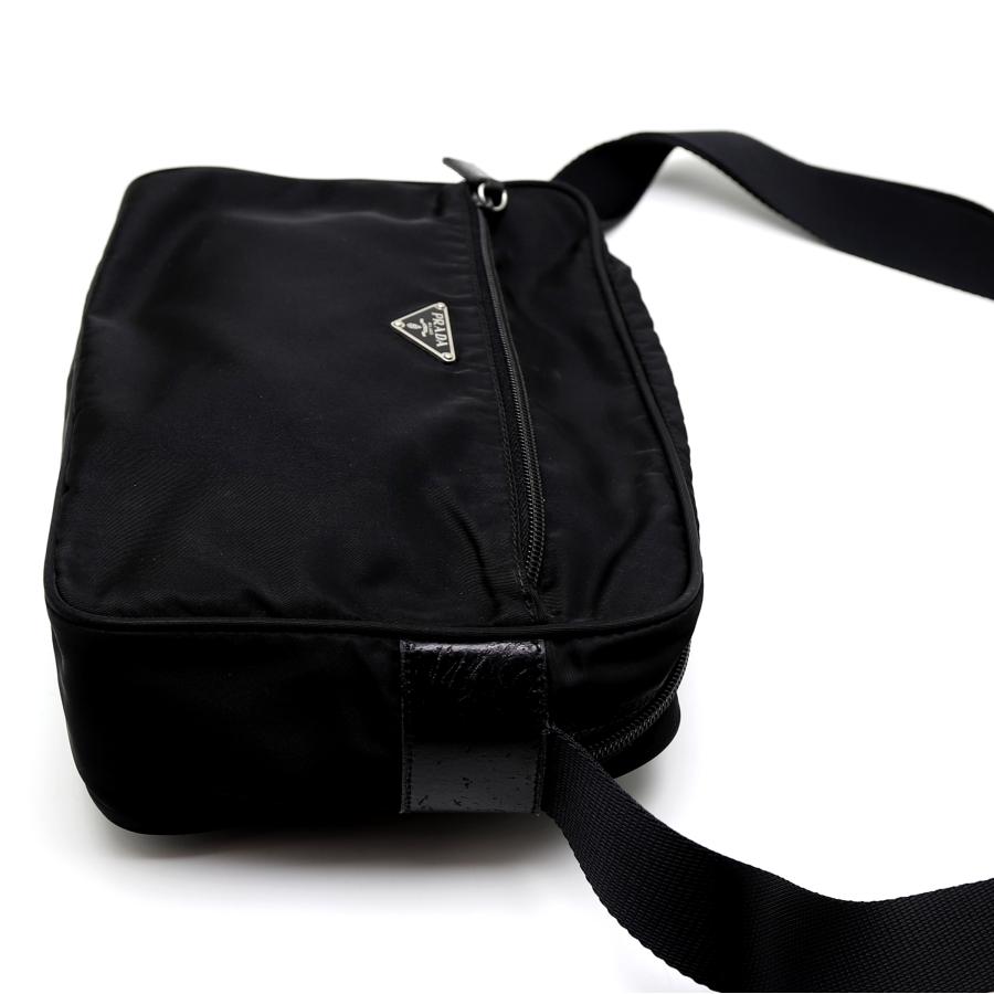 PRADA（プラダ） 中古品 ショルダーバッグ トライアングルロゴ