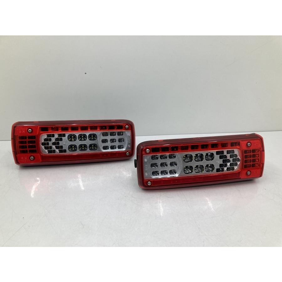 良品 点灯OK UDトラックス クオン 純正 LED テールランプ 左右セット