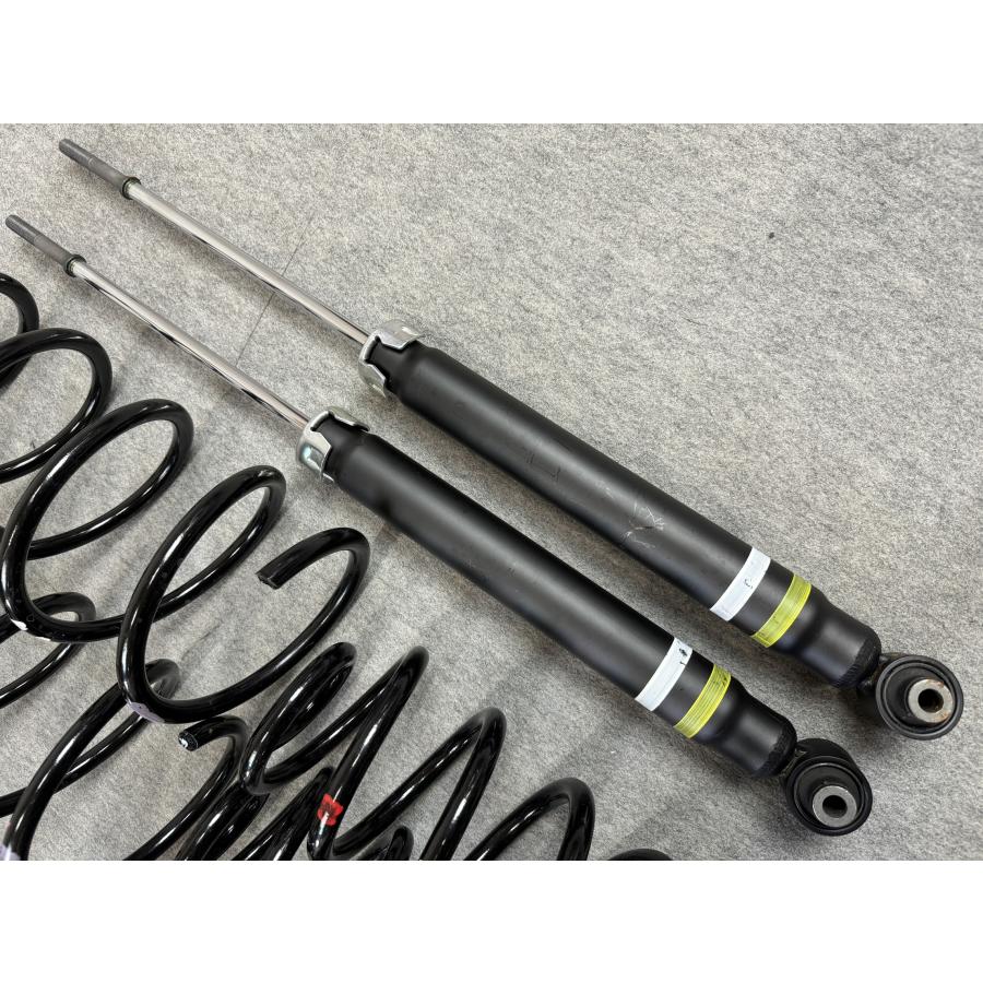 新車外し ZWR80W ZRR80W 80系 ノア ヴォクシー 純正 サスペンション