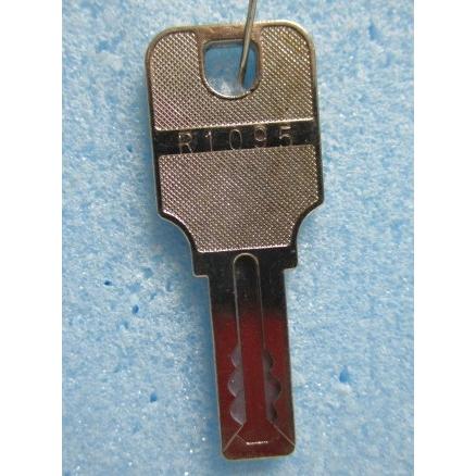 鍵番号：R1095番 純正設定キー 対応機種：マジカルハロウィン2 KPE