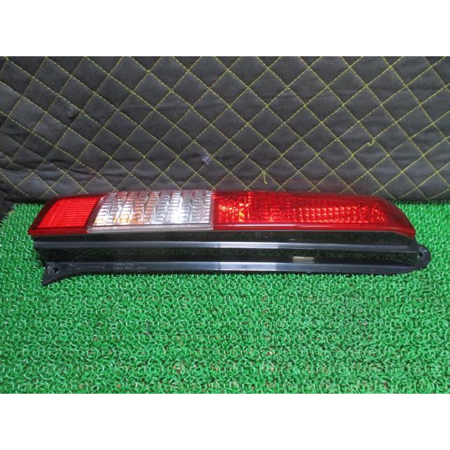 エブリイワゴン エブリィ ABA-DA64W 左テールランプ Z7T 35603-68H1L