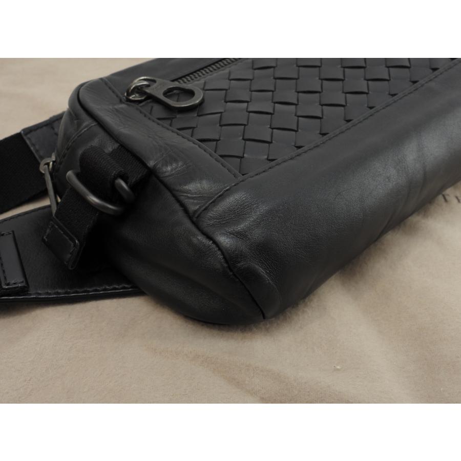 BOTTEGA VENETA（ボッテガ・ヴェネタ） ボディバッグ小 イントレ