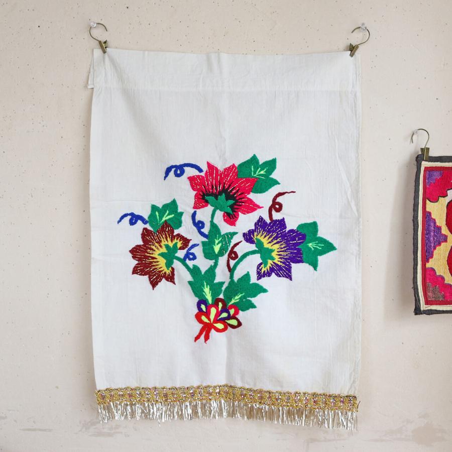 1点もの】スザニ刺繍 ミニ タペストリー クロス 花【約38.5×54cm