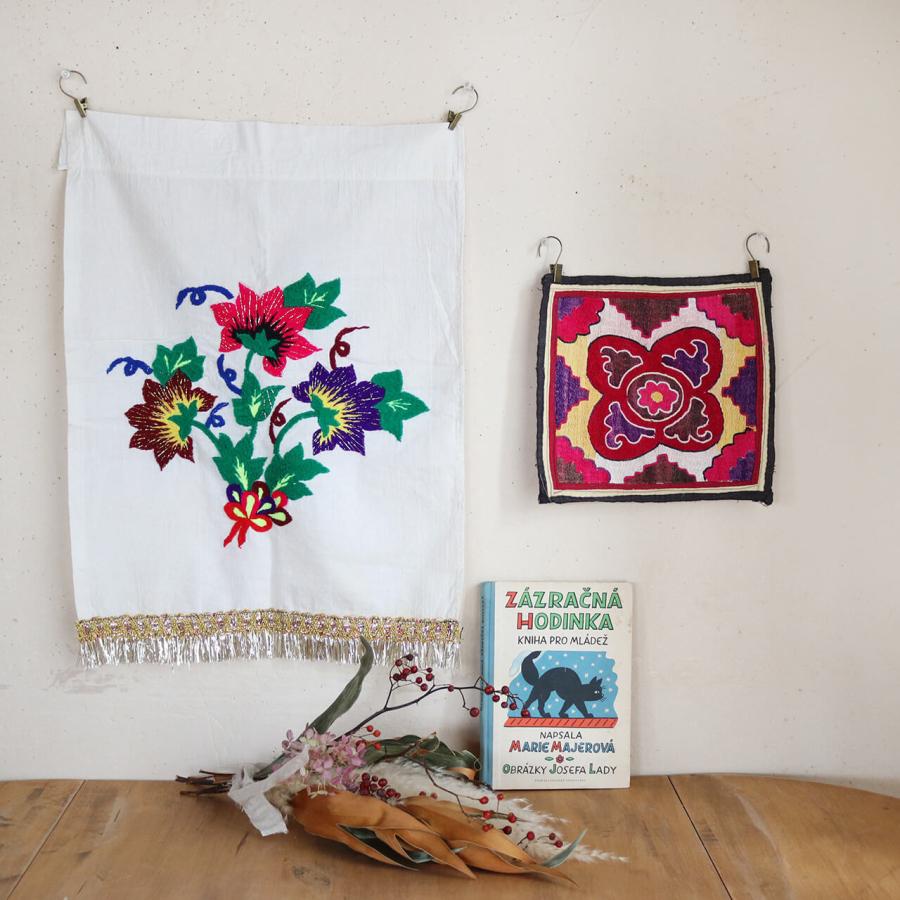 1点もの】スザニ刺繍 ミニ タペストリー クロス 花【約38.5×54cm