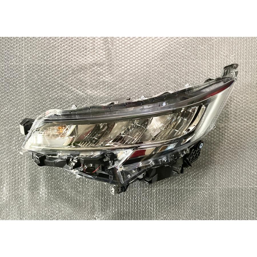 NOAH 【中古品】トヨタ純正 ノア 90系 ヘッドライト 左 （助手席側
