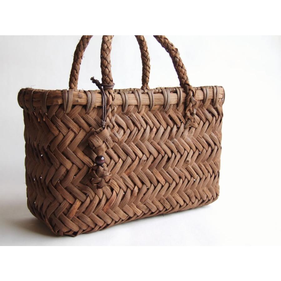 純国産 山葡萄かごバッグ 斜め網代編み チャーム付き : おまめ - 通販