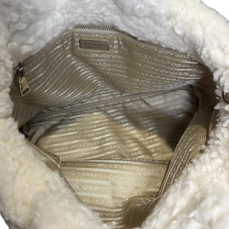 PRADA（プラダ） ボア2WAYトートバッグ 1BG428 ホワイト シルバー金具