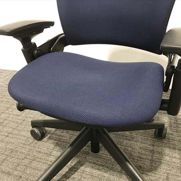 Steelcase（スチールケース） リープV2 オフィスチェア ハンガー付