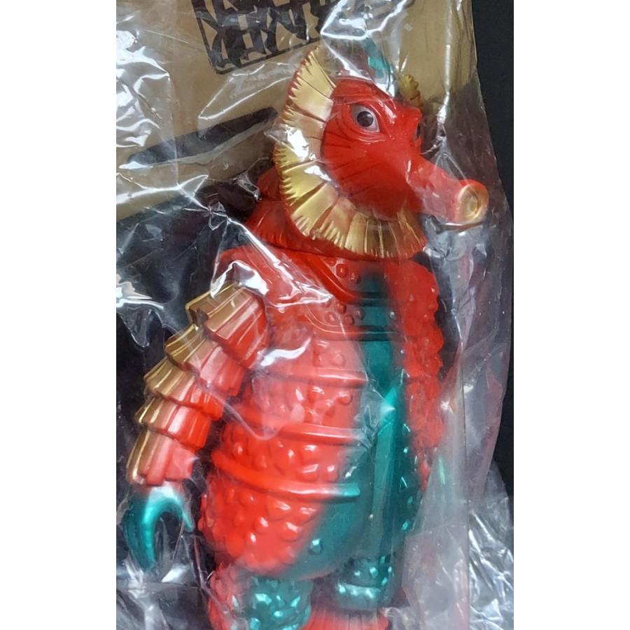 ソフビ やまなや 怪獣郷 台風怪獣 ミステラー星人（善）（レッド