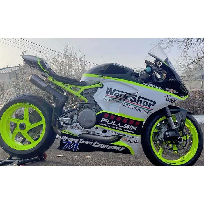 年末お値引き‼️ドゥカティ パニガーレ ストリートファイターV2