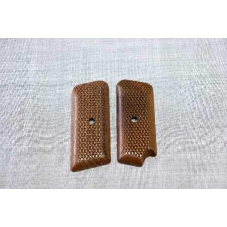 IF-Product KSC トカレフ用木製グリップ ウォールナット材 チェッカー