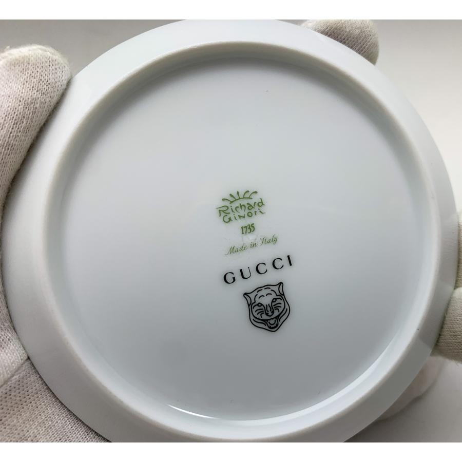 GUCCI グッチ 白 黒 ホワイト ブラック ビー ハーバリウムビー ハチ