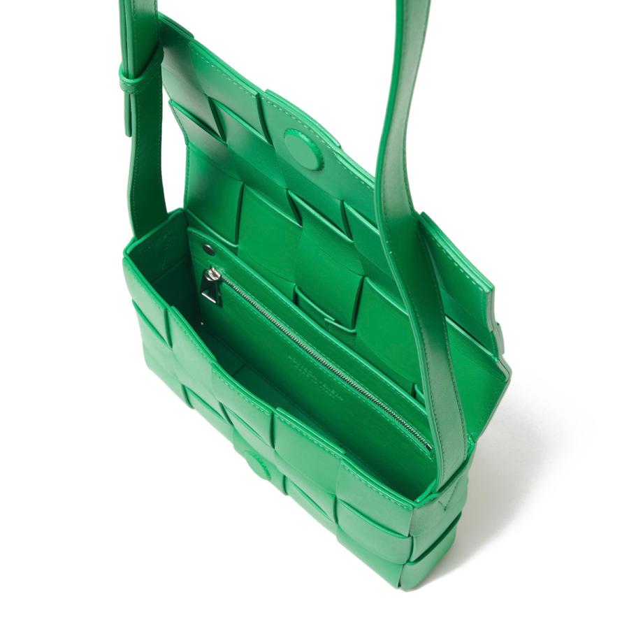 BOTTEGA VENETA（ボッテガ・ヴェネタ） ショルダーバッグ CASSETTE