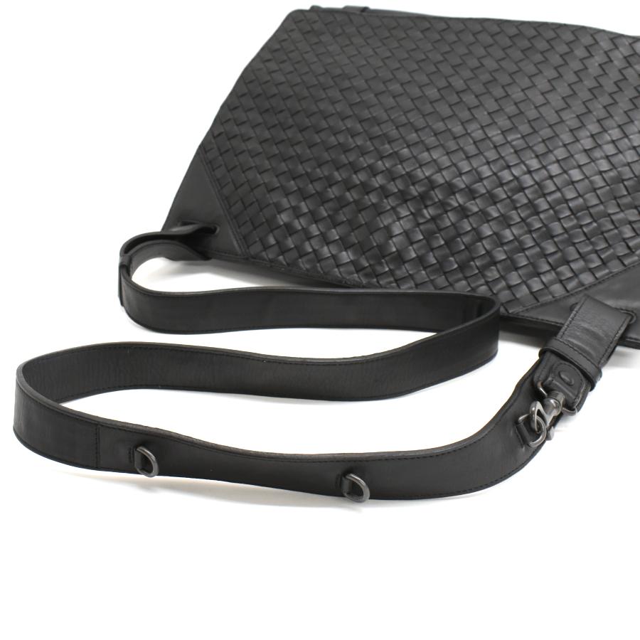 BOTTEGA VENETA（ボッテガ・ヴェネタ） クロスボディ メッセンジャー