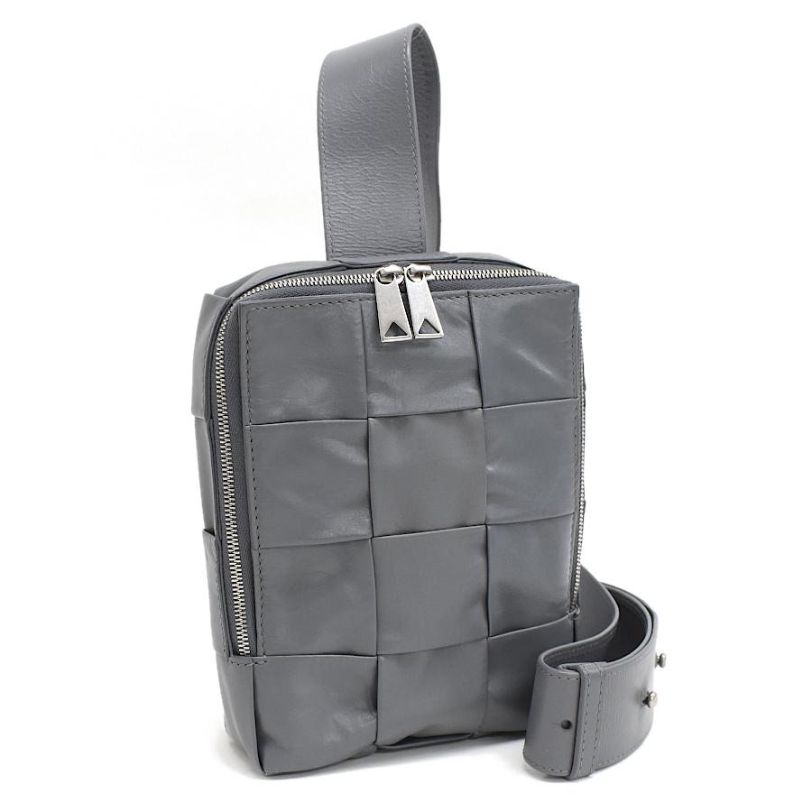 BOTTEGA VENETA（ボッテガ・ヴェネタ） カセット スリングバッグ