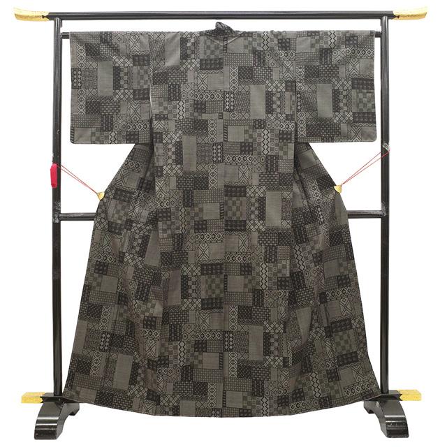 本場大島紬 着物 未使用 正絹 袷 大島紬 7マルキ こげ茶 寄せ柄 新古