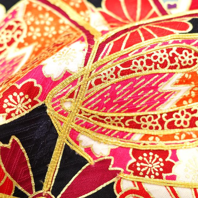 振袖 着物 金駒刺繍 金彩加工 赤 桜 梅 菊 成人式 二十歳 中古 仕立て