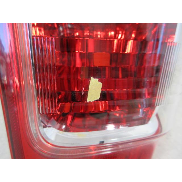 トヨタ ハイエース 200系 4/5/6型 寒冷地 純正 右テールランプ