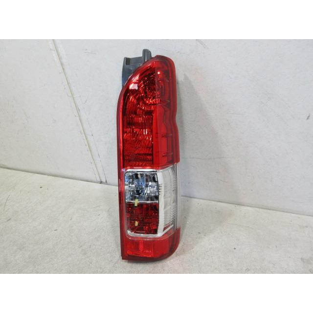 トヨタ ハイエース 200系 4/5/6型 寒冷地 純正 右テールランプ