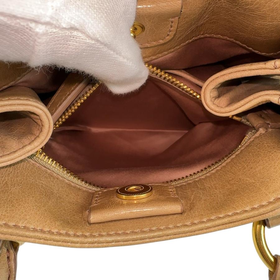 miu miu（ミュウミュウ） 美品 リボン ベージュ ゴールド金具 レザー