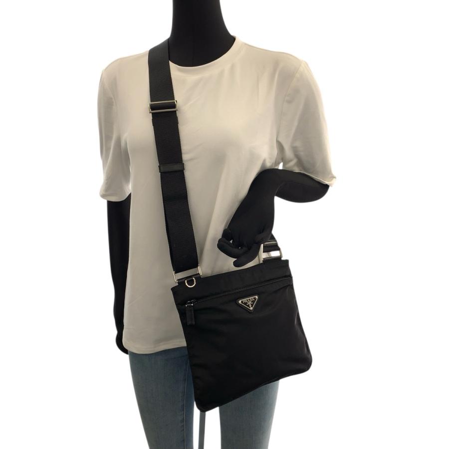 PRADA（プラダ） 美品 テスート 三角ロゴプレート ブラック 黒