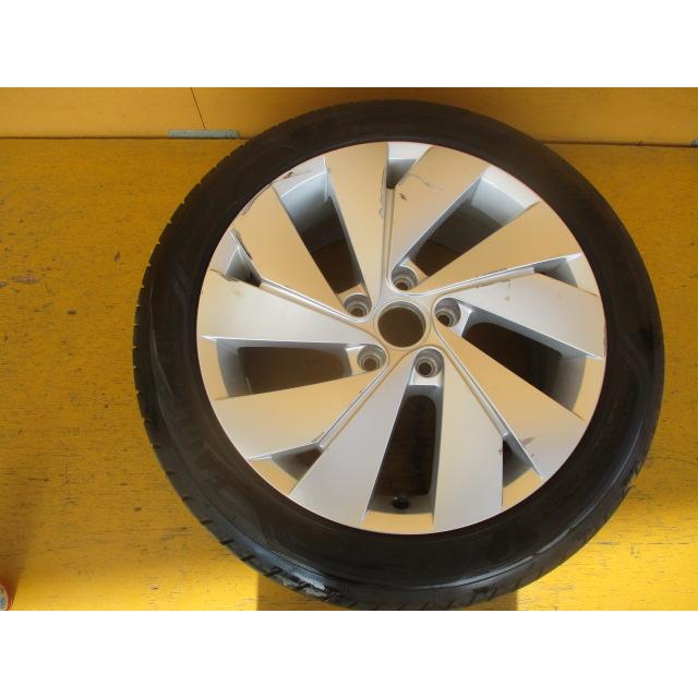 フォルクスワーゲン ゴルフ8 eTSIスタイル 純正アルミホイール 17