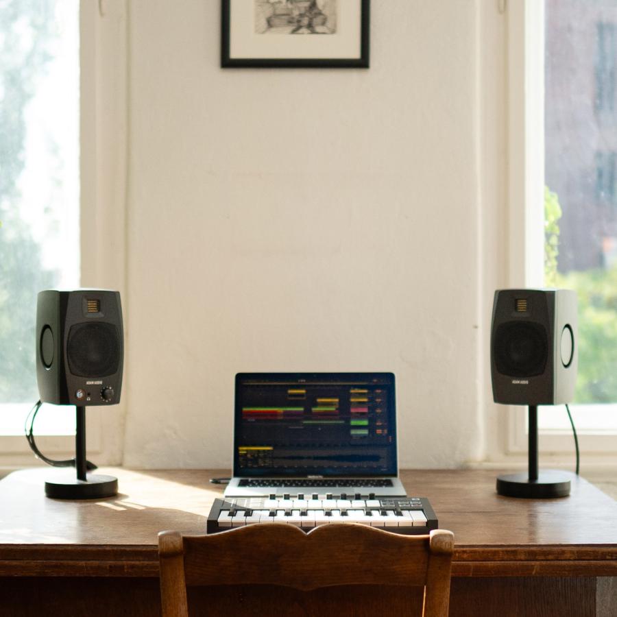 入荷しました 即納 ADAM AUDIO D3V Black ペア Audioの高品質な