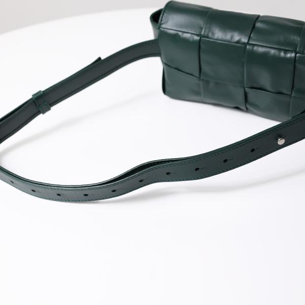 BOTTEGA VENETA（ボッテガ・ヴェネタ） CASSETTE Belt Bag カセット