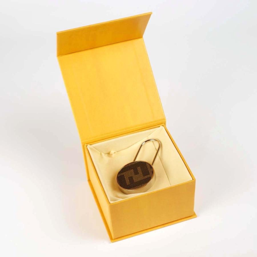 FENDI（フェンディ） キーチャーム キーホルダー ブラウン 7AP068 ALWT