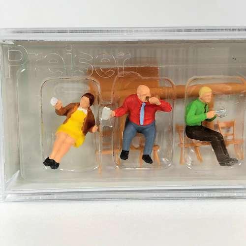 Preiser 1/87 ミニチュア ジオラマ フィギュア 食事をする家族(10282