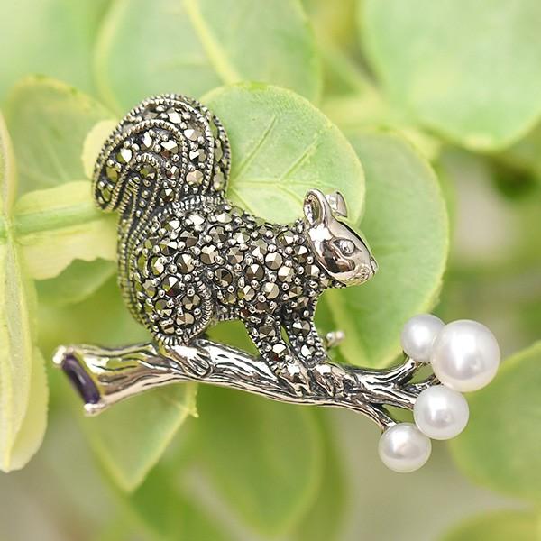 碌山 アメジスト シードパール りす ブローチ 枝をつたうキュートな小