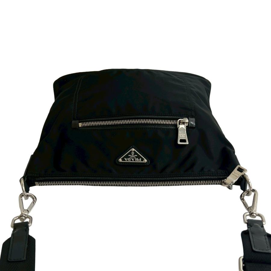 PRADA（プラダ） 極 美品 三角ロゴ プレート 金具 テスート ナイロン