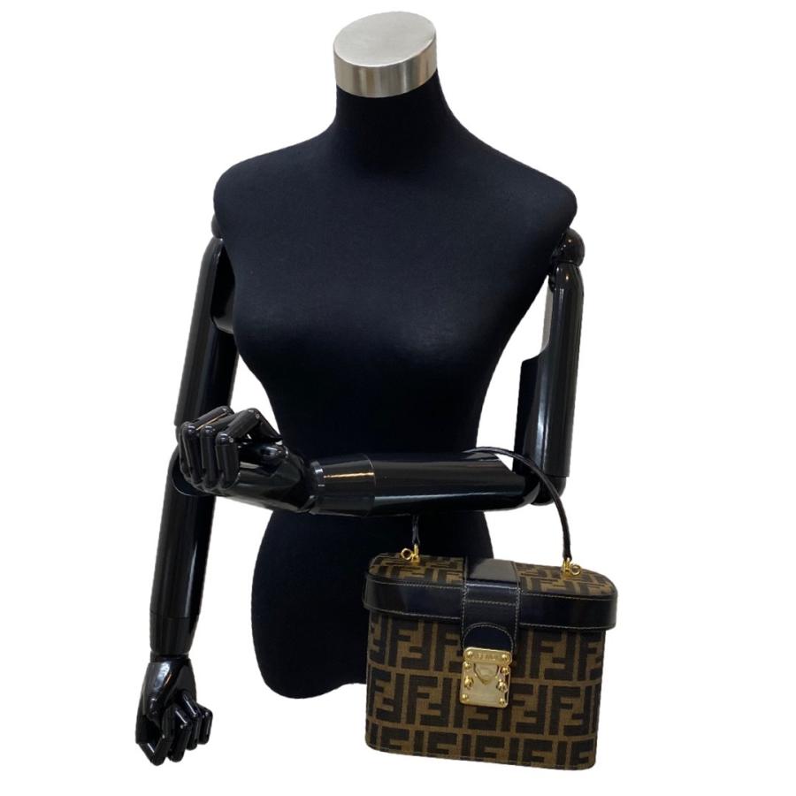 FENDI（フェンディ） 極 美品 箱 袋付き ズッカ 柄 ロゴ レザー 本革