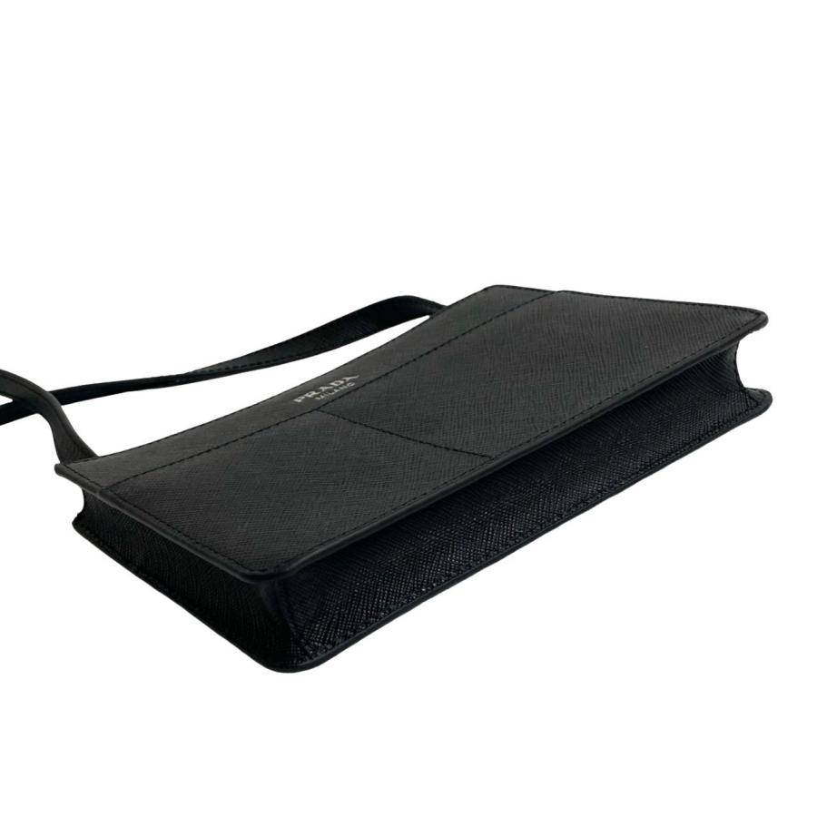 PRADA（プラダ） 極 美品 希少品 ロゴ 金具 サフィアーノ レザー 本革