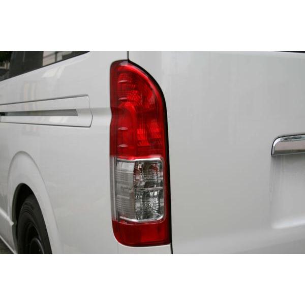 ハイエース 200系 4型 5型 6型 7型 8型 テールランプ 純正タイプ 左右