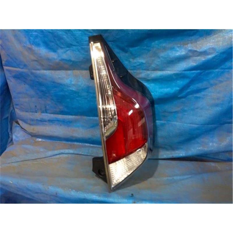 トヨタ 純正 アクア 《 NHP10 》 右テールランプ 81551-52D01 P10500