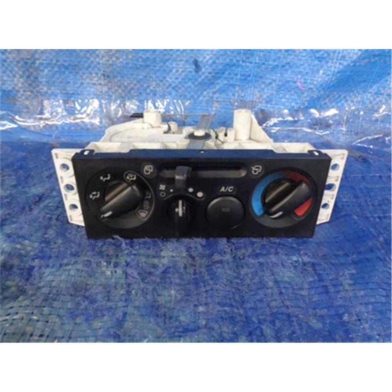 イスズ大型 純正 フォワード 《 FRR90S2 》 エアコンスイッチパネル