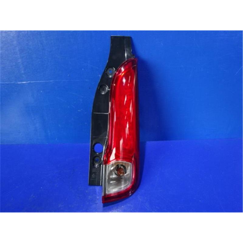 スズキ 純正 スペーシア 《 MK42S 》 右テールランプ P20200-24001871