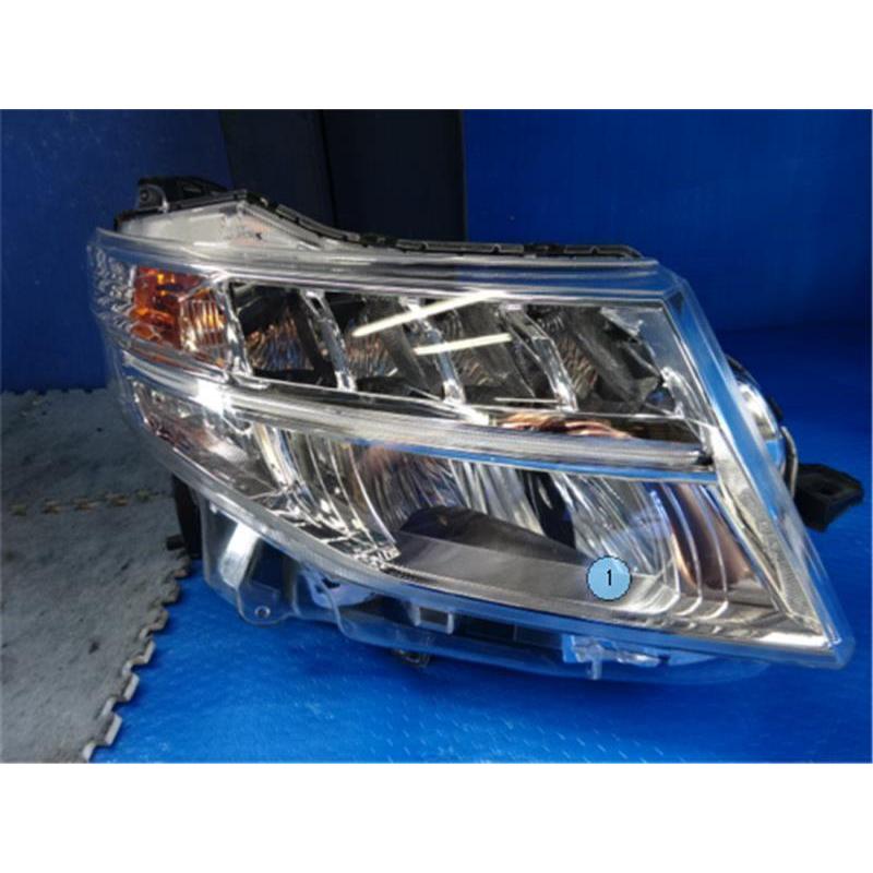 トヨタ 純正 ルーミー 《 M900A 》 右ヘッドライト 81110-B1580 P71100