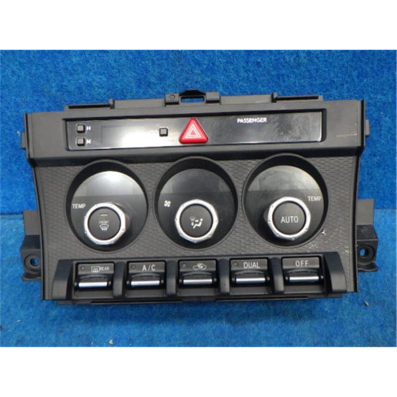トヨタ 純正 86 《 ZN6 》 エアコンスイッチパネル P81101-23000667